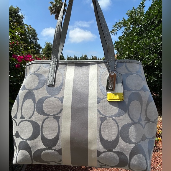 COACH Signature C Jacquard Canvas w/Leather Trim Tote Bag - Picture 4 of 11